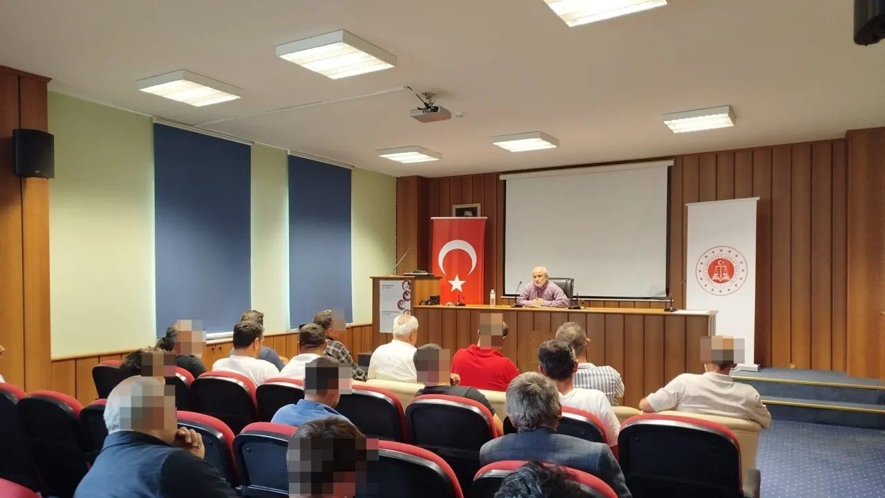 Boyabat’ta hükümlülere "İslamiyet’te sevgi ve merhamet" semineri
