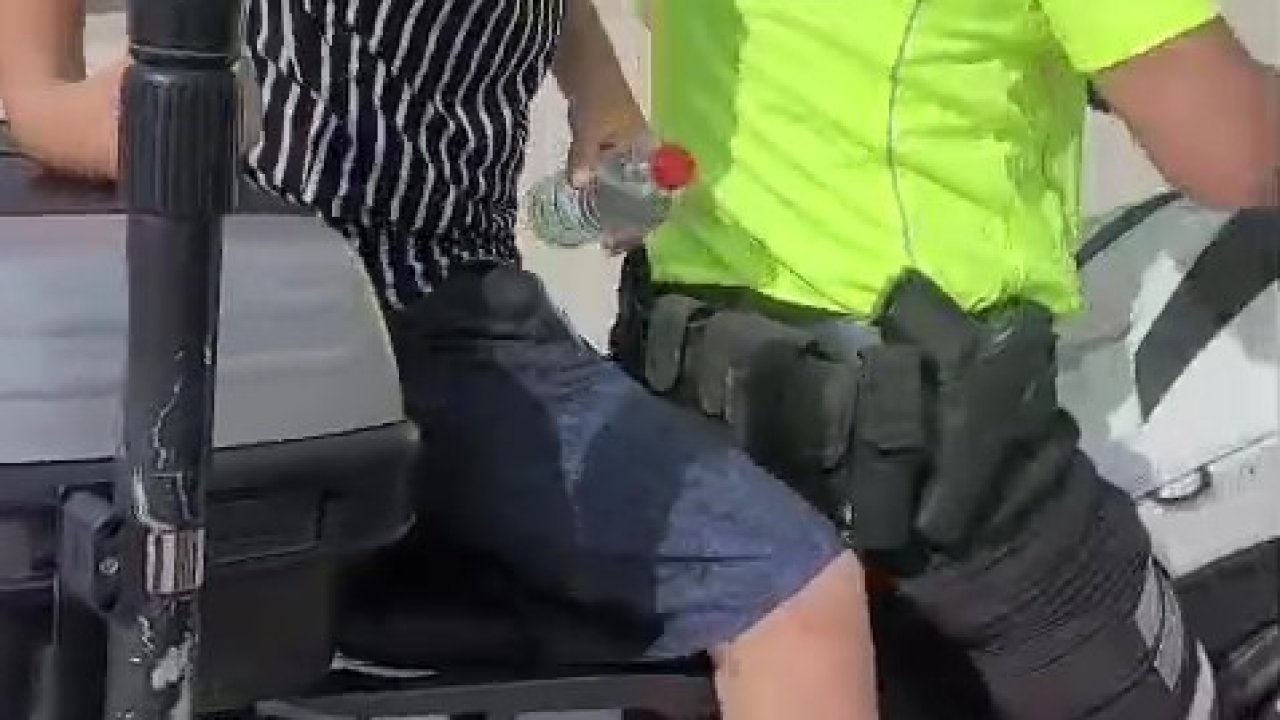 Polis ekipleri öğrenciyi sınava yetiştirmek için zamanla yarıştı