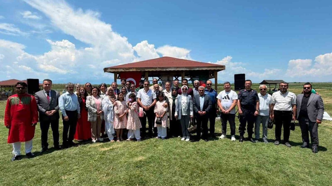 Beyşehir Gölü’nde kardeşlik rüzgarı esti