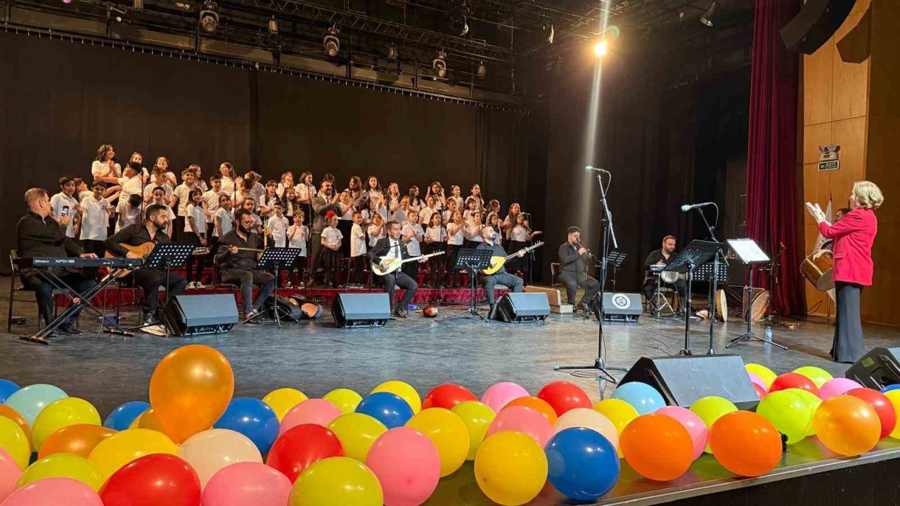 Erzurum’da türkü dolu gece