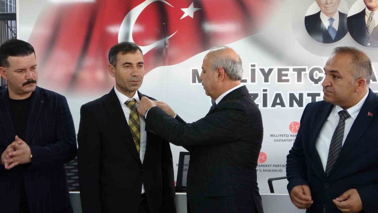 Gaziantep’te partisinden istifa eden 300 kişi MHP’ye katıldı