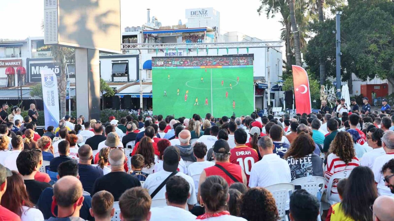Dünya Kupası heyecanı Bodrum Meydanı’na taşındı