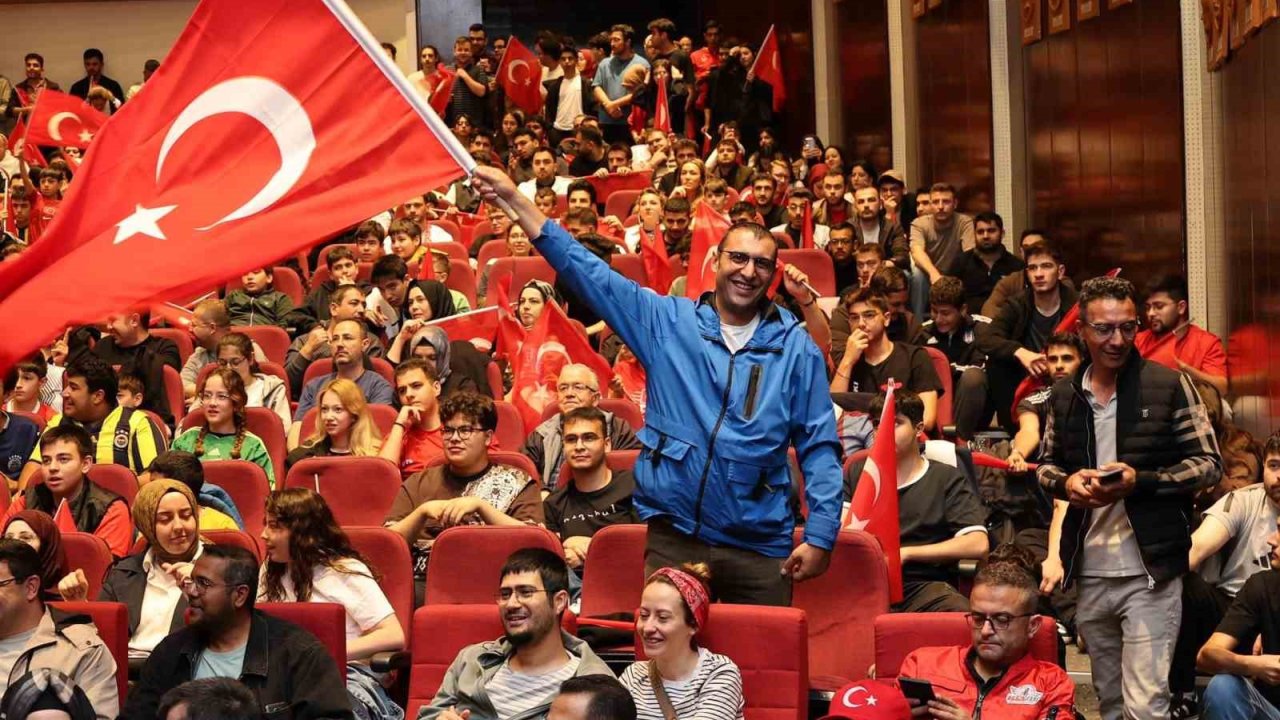 ERÜ’de milli maç heyecanı yaşandı