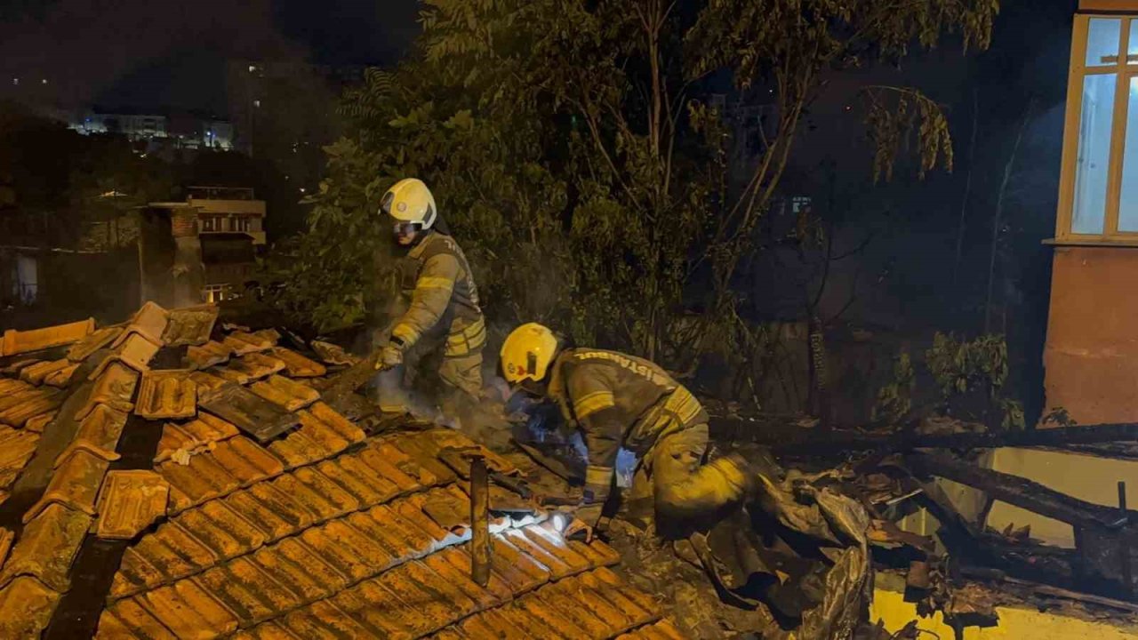 Gaziosmanpaşa’da 3 gecekondu alevlere teslim oldu