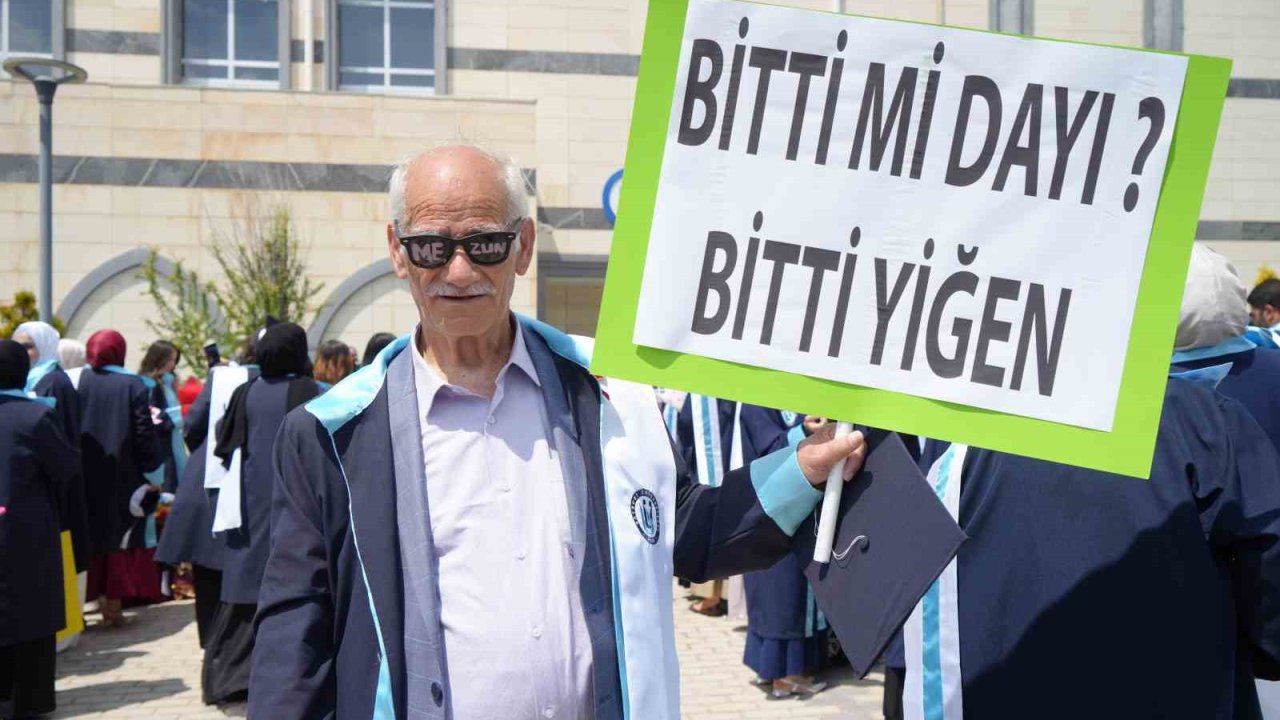 Bayburt’ta azmin hikâyesi: 71 yaşında başladığı üniversiteden 75 yaşında mezun oldu