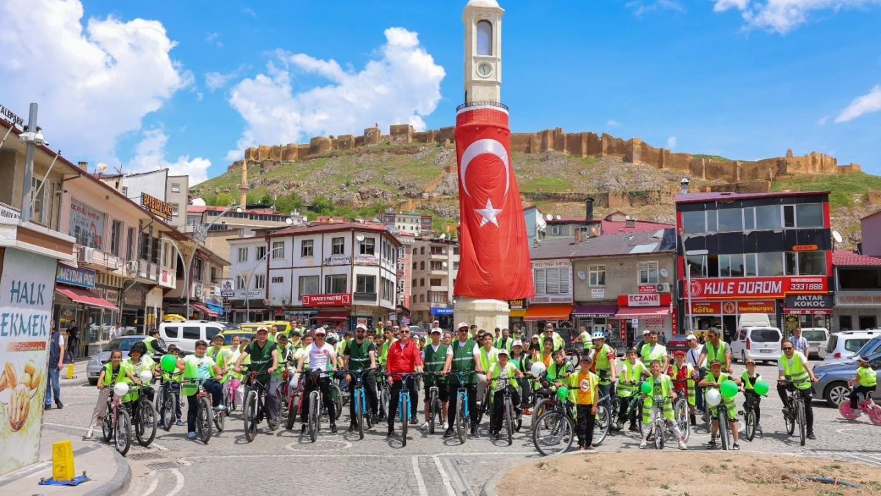 Bayburt’ta sağlıklı yaşam için pedallar çevrildi