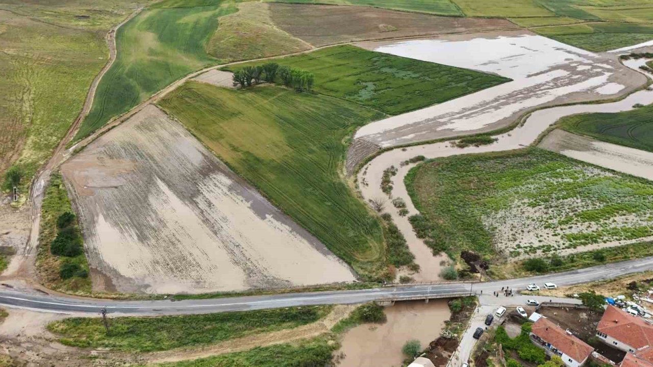 Yozgat’ta şiddetli yağış tarım arazilerini vurdu