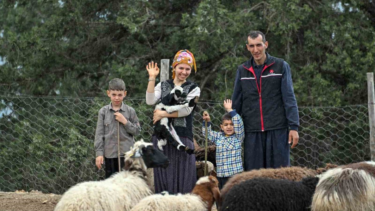 Mersin’de bir koyun alamayan aile sürü sahibi oldu