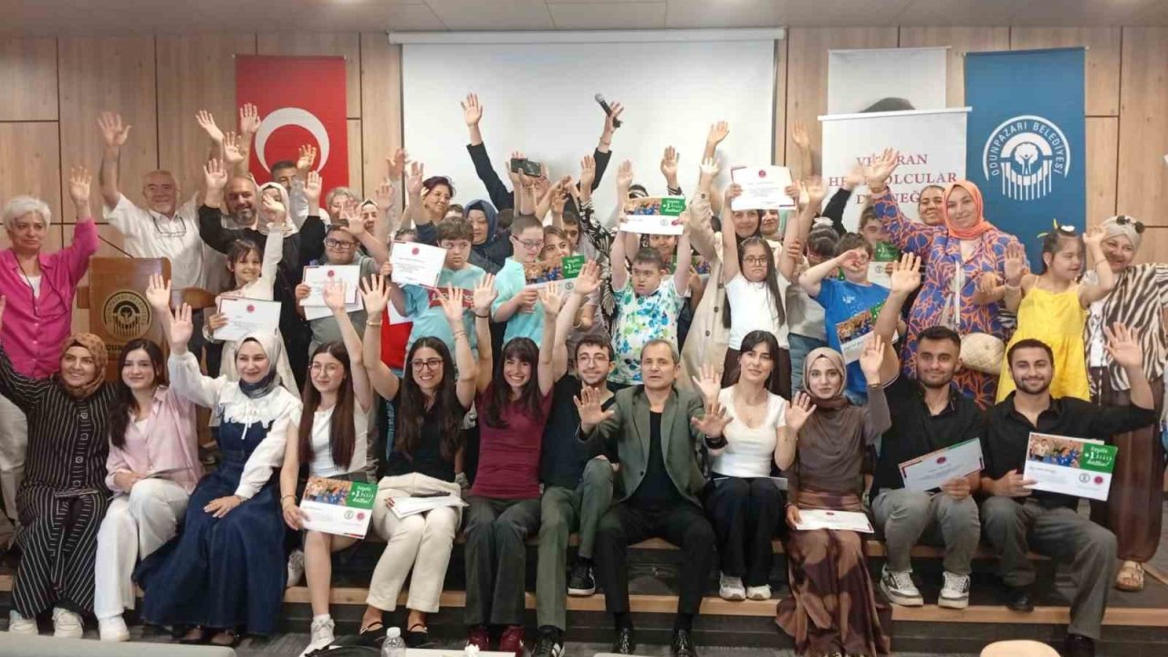Türkiye Down Sendromu Derneği ve Veteran Hentbolcular Derneği’nden anlamlı sertifika töreni