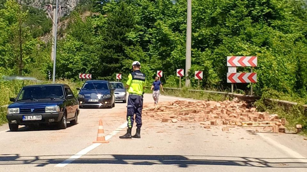 Yola saçılan tuğlalar ulaşımı tek yöne düşürdü