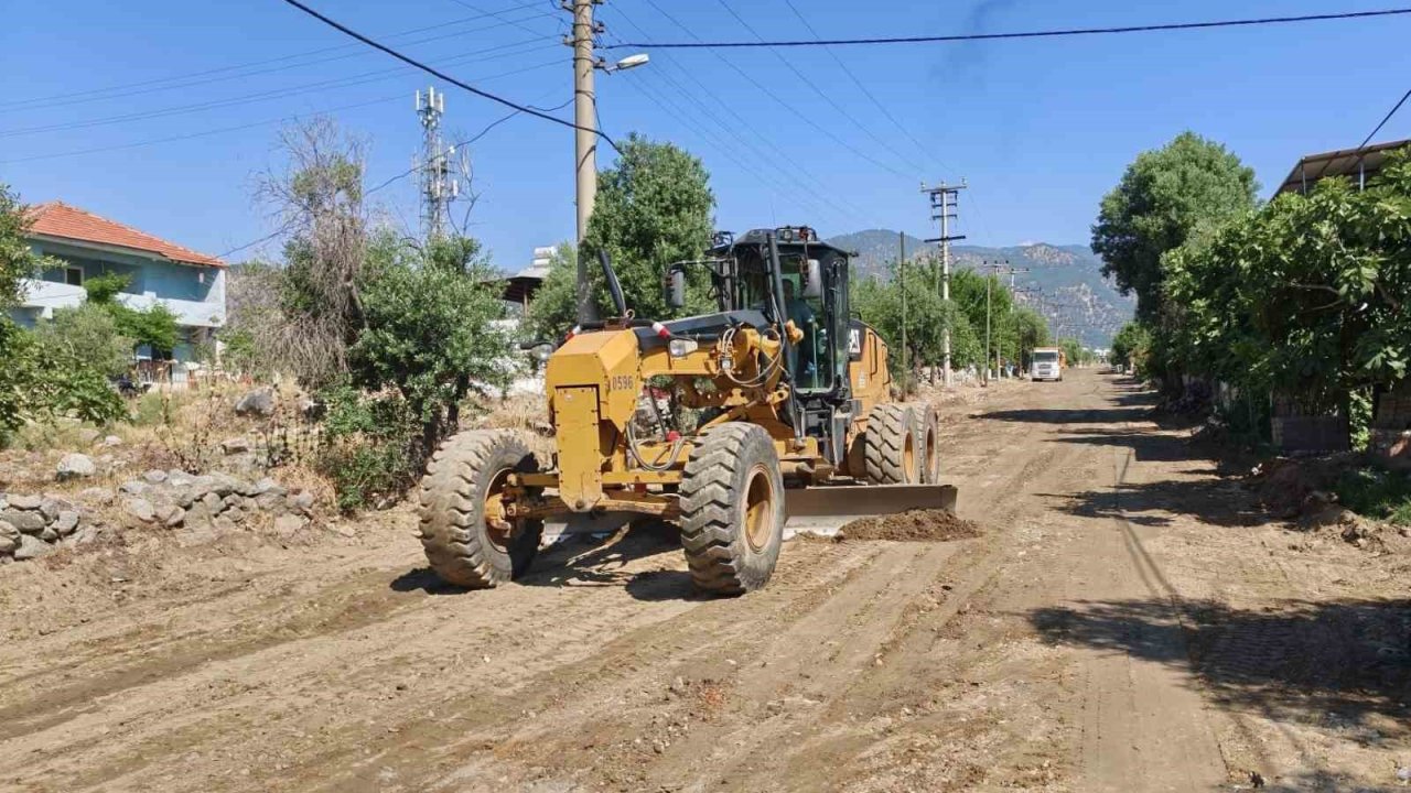 Büyükşehir ekipleri 17 ilçede sahada