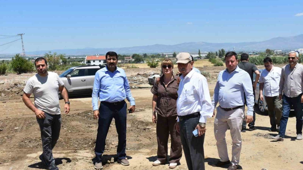 Manisa Büyükşehir Belediyesi Salihli’de yaraları sarıyor