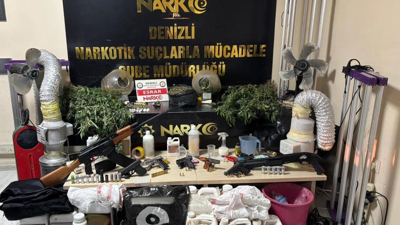 Denizli’de çok sayıda silah ve kenevir yetiştirme ekipmanları ele geçirildi