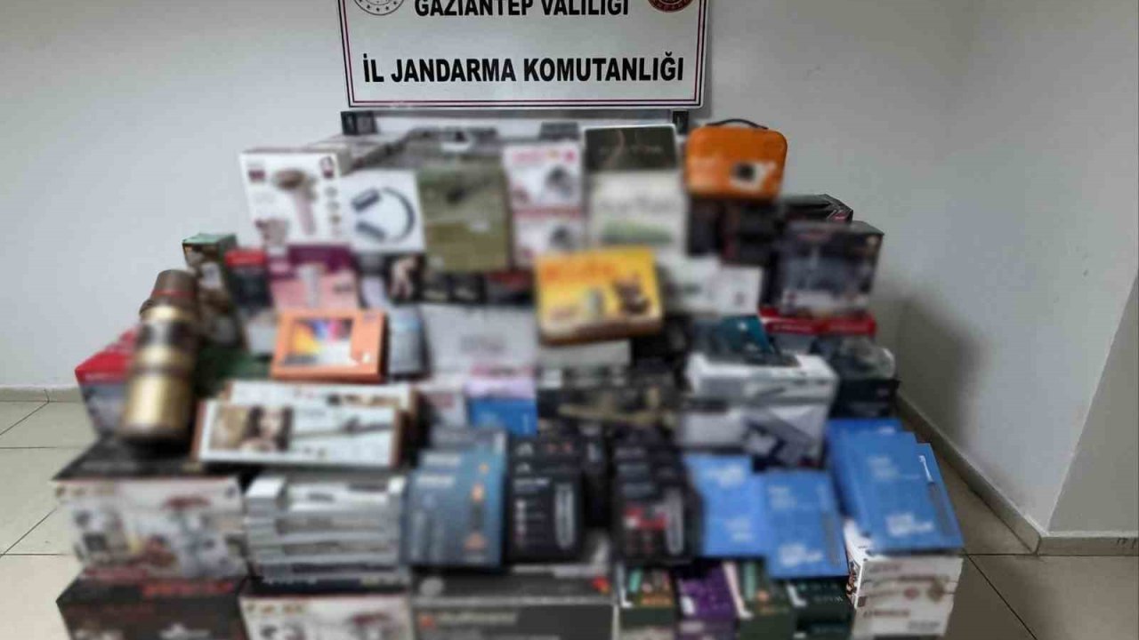 Gaziantep’te 2 milyon TL değerinde kaçak eşya ele geçirildi: 2 gözaltı