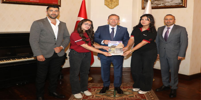 Kars Valisi Ziya Polat, Hüsnü M. Özyeğin Anadolu Lisesi Heyetini Makamında Kabul Etti