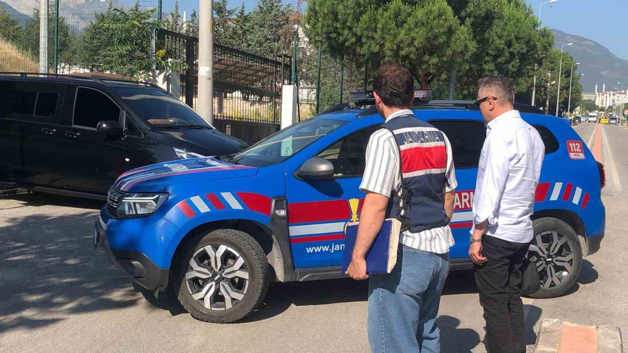 Denizli’de jandarmadan uyuşturucu baskını: Baro başkanı ve 11 avukat gözaltına alındı