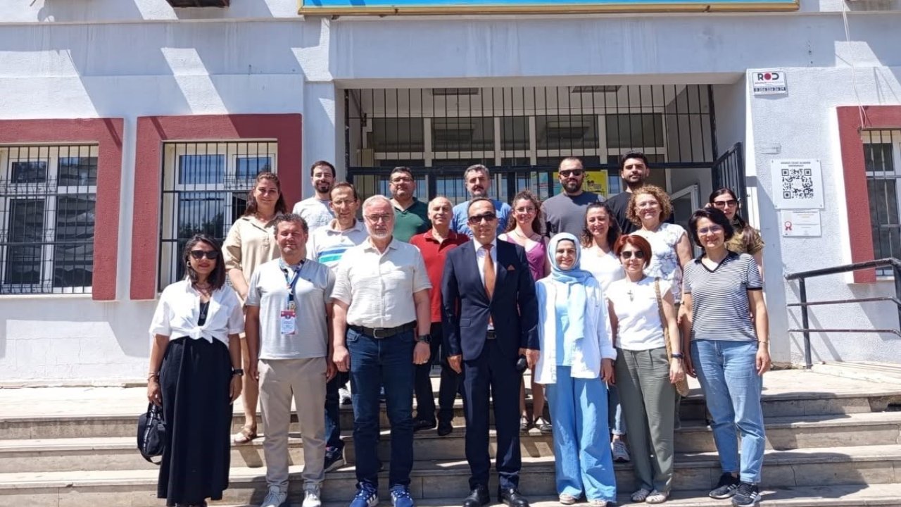 Efeler İlçe Milli Eğitim Müdürü Çomruk: "Hedefimiz değerlerine sahip çıkan nesiller yetiştirmek"