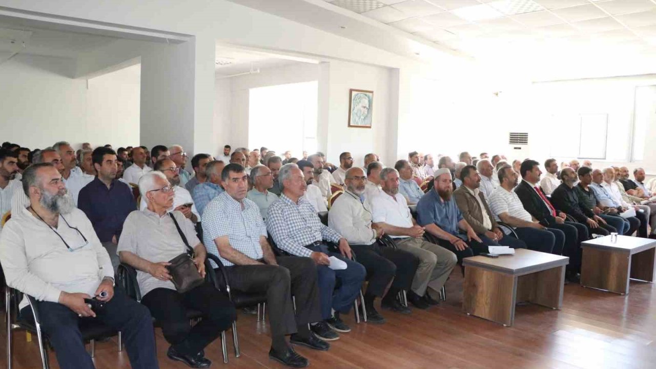 Elazığ’da Kur’an kursu öğreticileri ve din görevlilerine eğitim