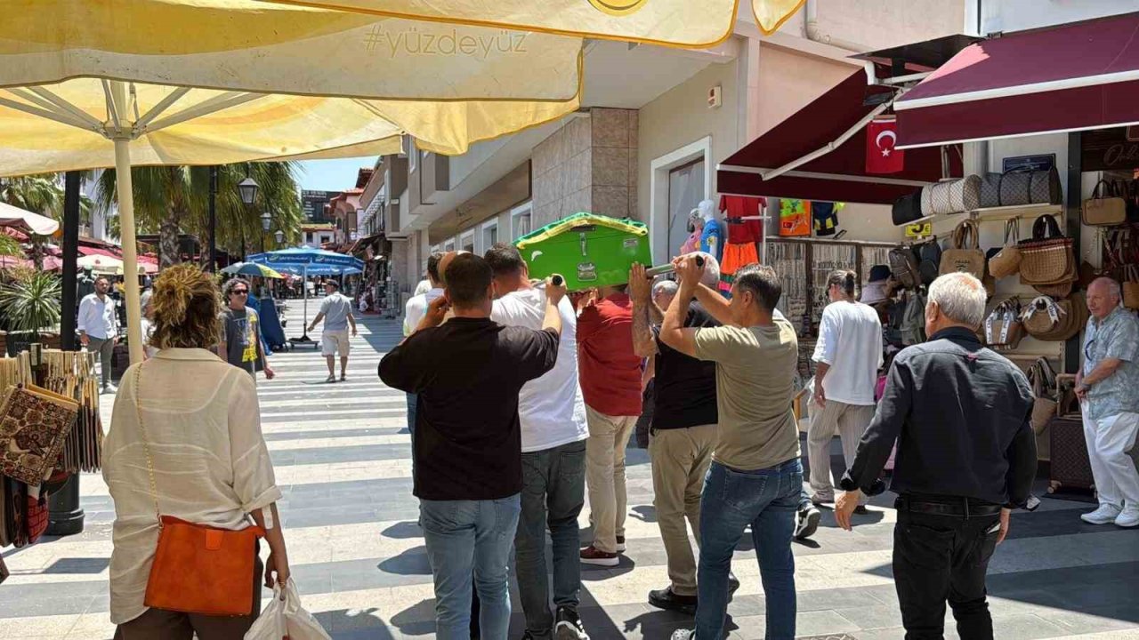 Oyuncu İrtem’in cenazesi camiye getirildi