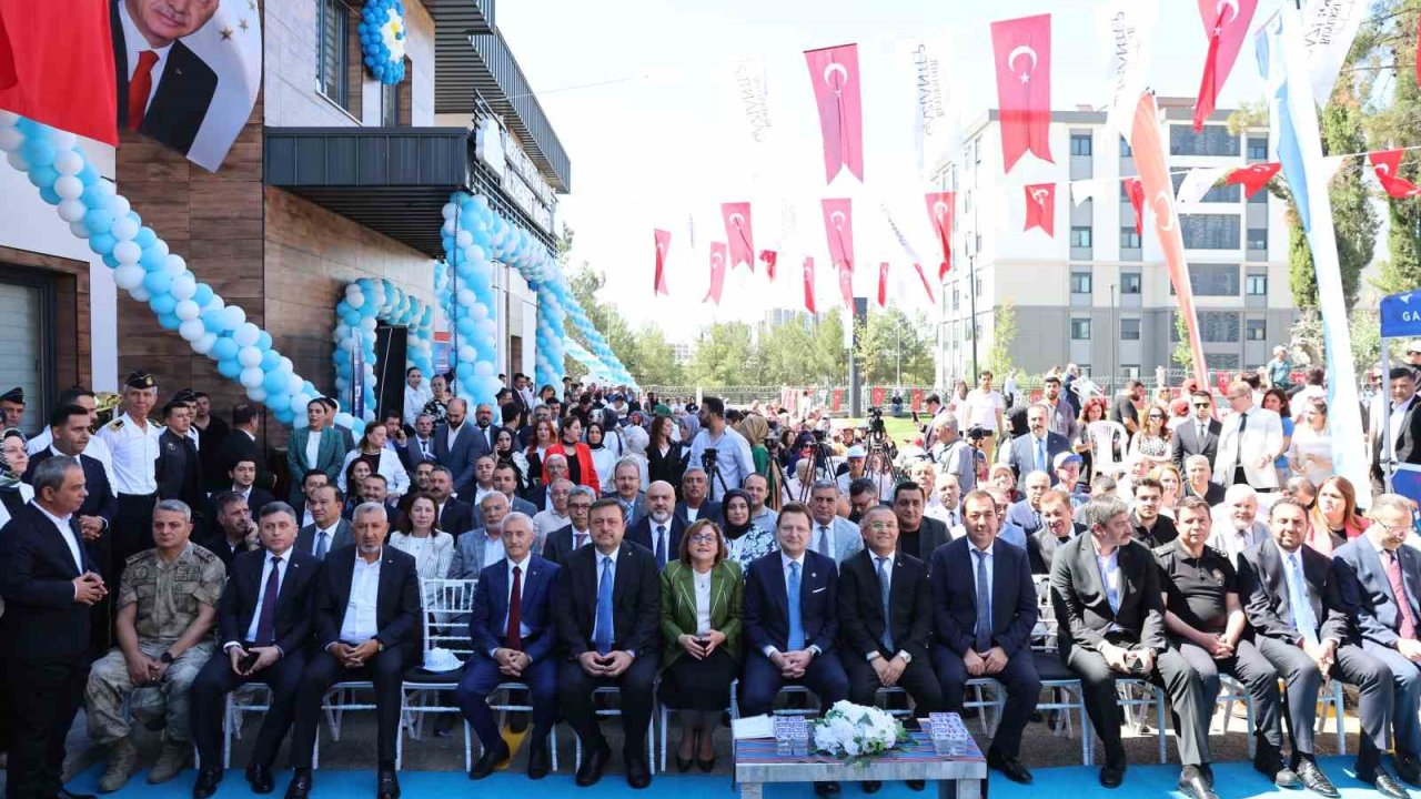 Gaziantep Büyükşehir, Meral-Beyhan Uslu Alzheimer Merkezi’ni hizmete açtı