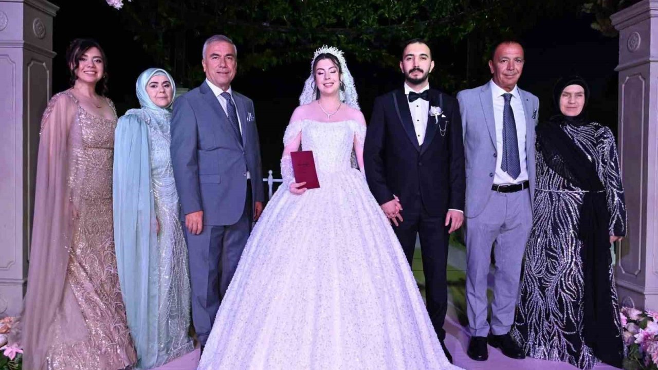 Burhaniye’de Emniyet Müdürünün mutlu günü