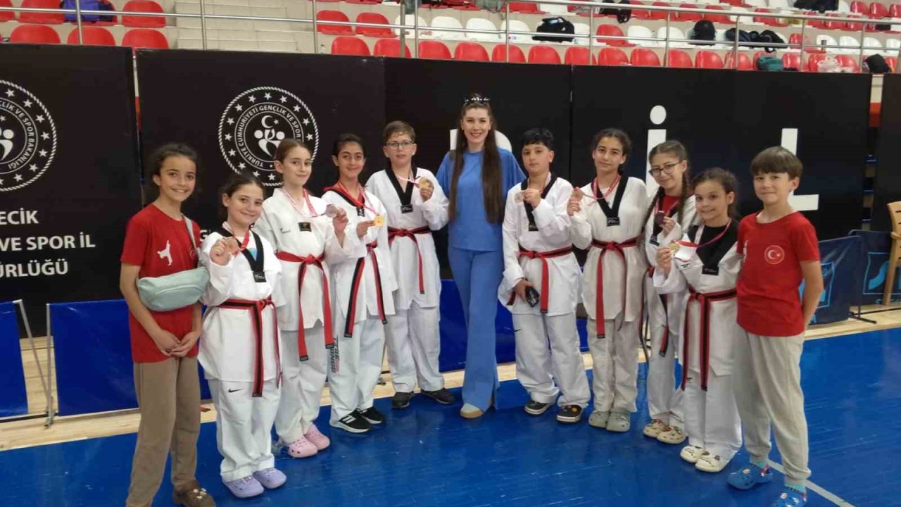 Bozüyüklü taekwondocular başarılarıyla göz doldurdu