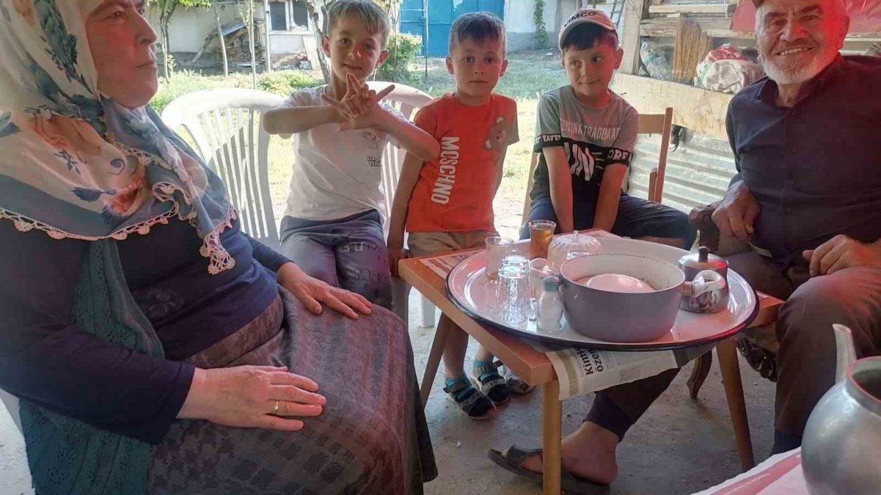 Minik kalplerden vefa dolu ziyaret