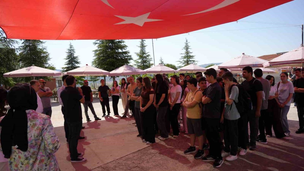 Dev Türk bayrağı altında meslek festivali coşkusu