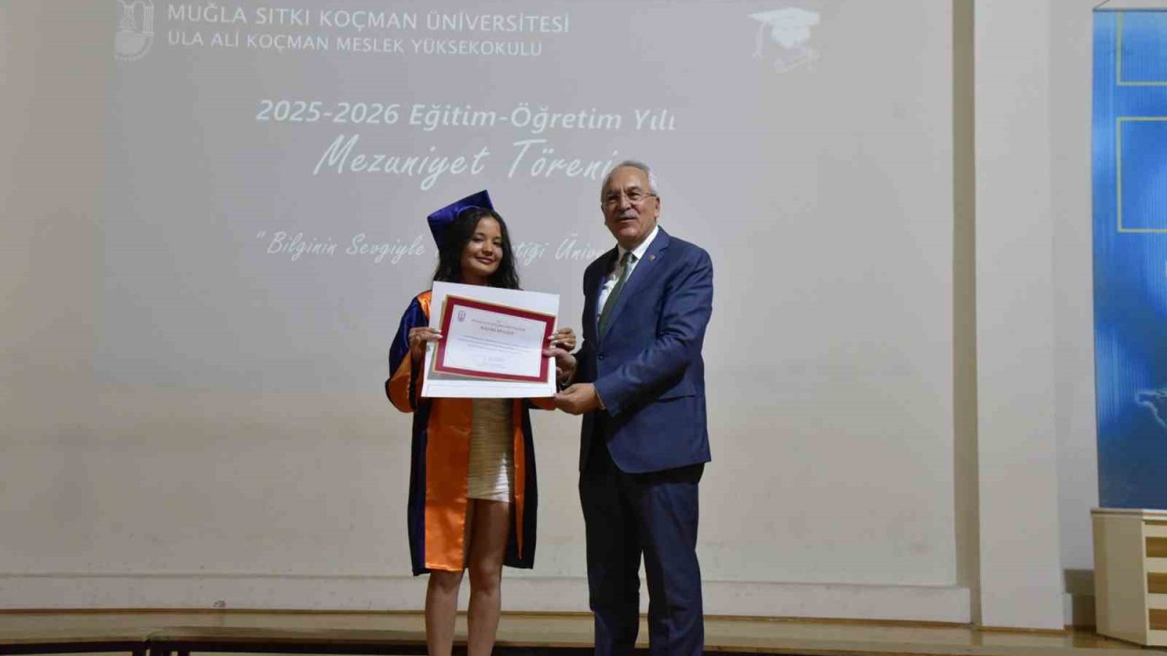 Ula Ali Koçman MYO’da mezuniyet coşkusu