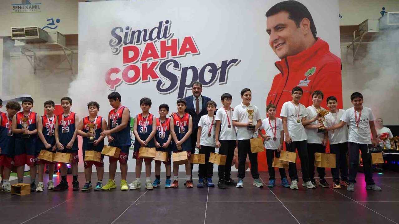 Şehitkamil’de 2. küme sportif müsabakaları coşkusu ödül töreniyle taçlandı