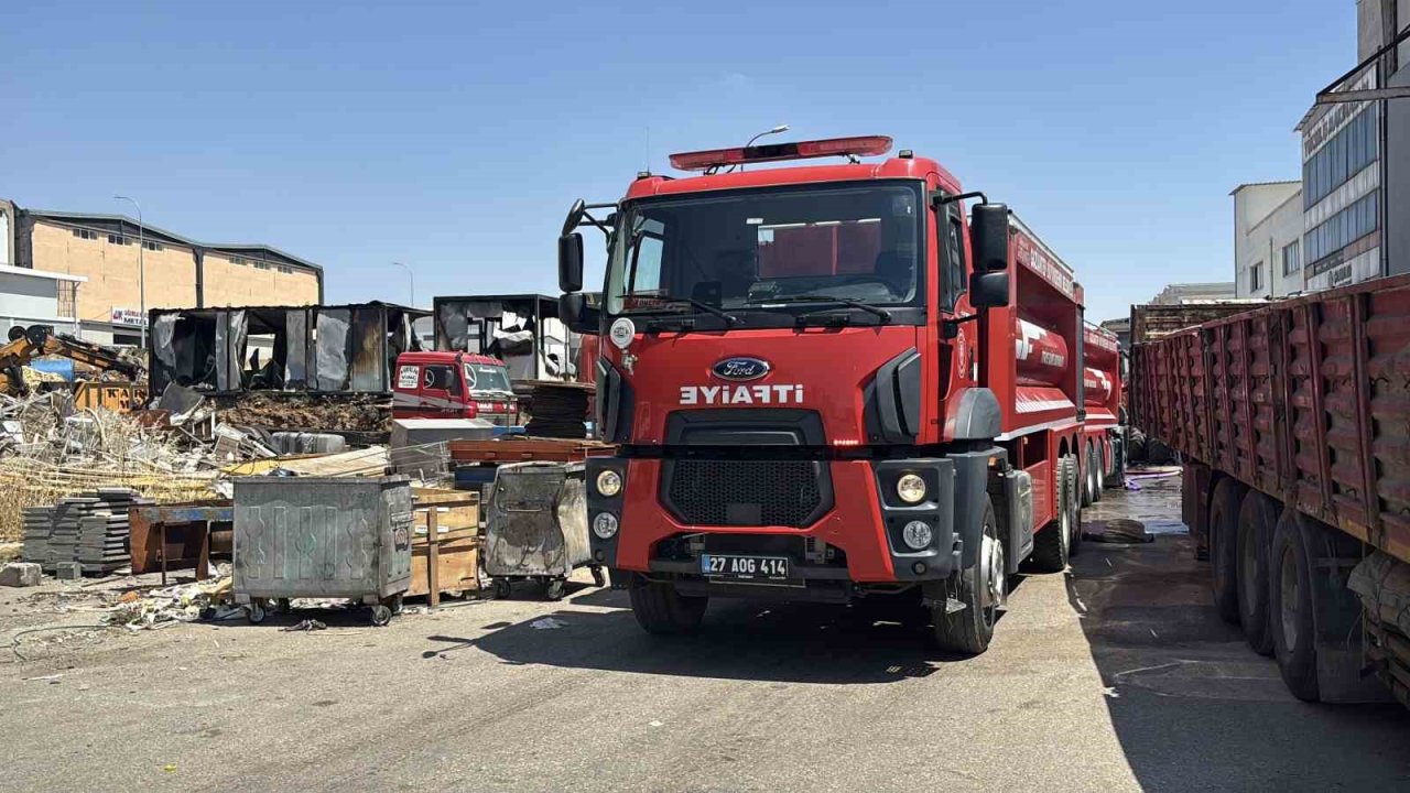 Gaziantep’te korkutan iş yeri yangını söndürüldü
