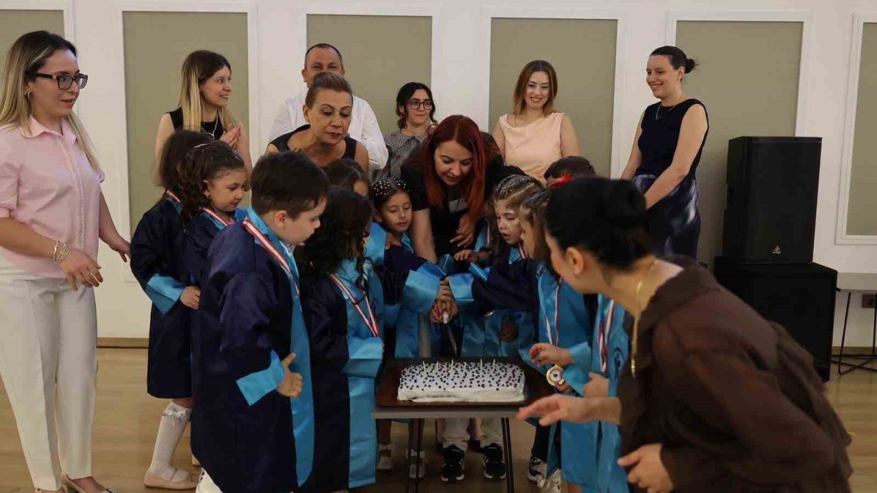 Merkezefendi’de miniklerin mezuniyet heyecanı