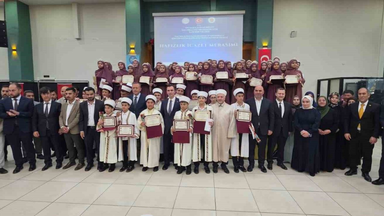 Tatvan’da görkemli hafızlık icazet merasimi: 56 hafız belgelerini aldı