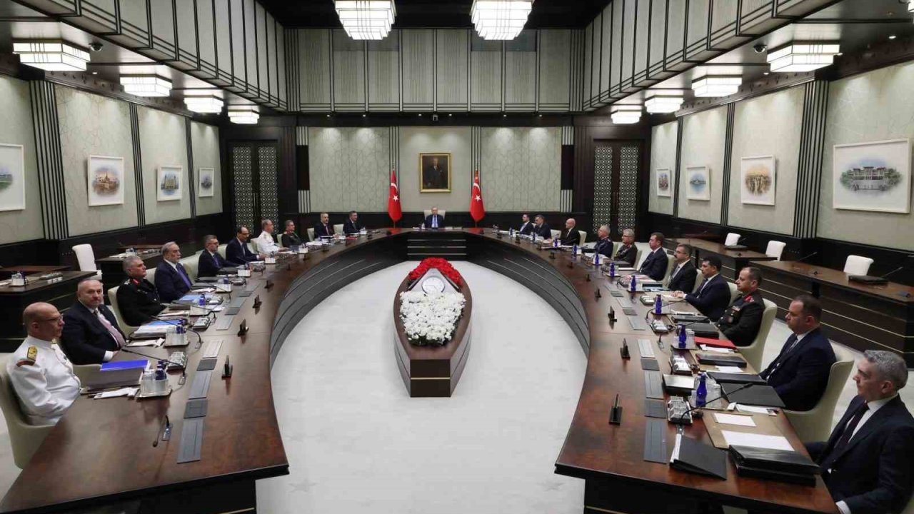 MGK Bildirisi: "Terörsüz Türkiye, terörsüz bölge hedeflerine yönelik çalışmalar değerlendirildi"