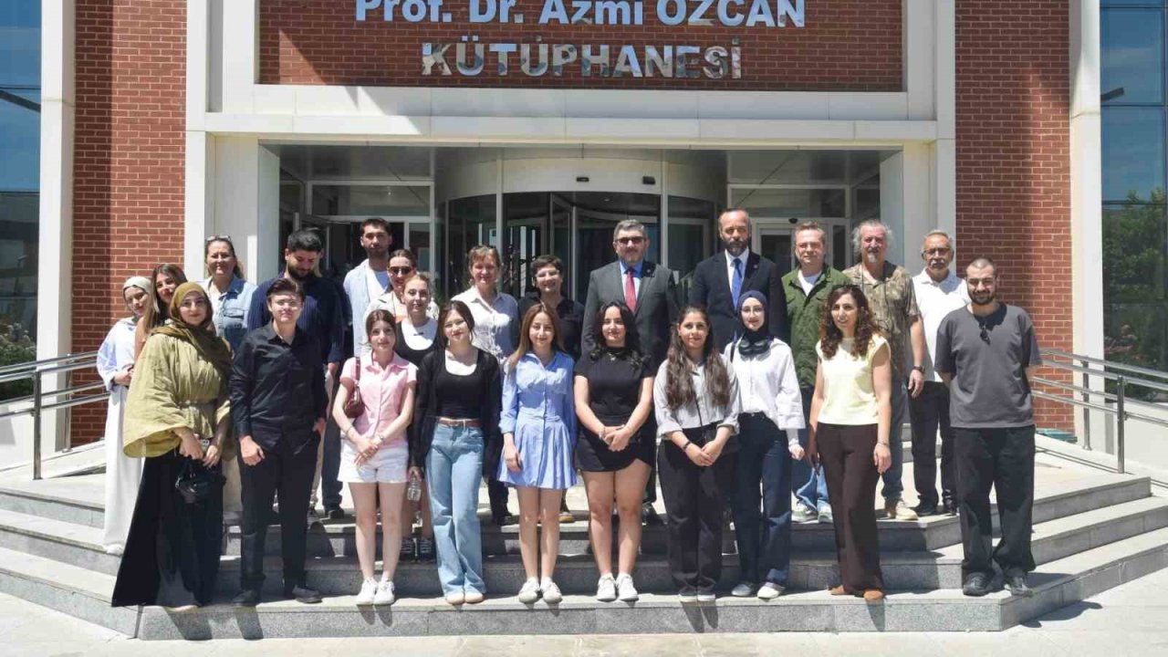 BŞEÜ’de ‘Kampüste Yaşam’ sergisi sanatseverlerle buluştu