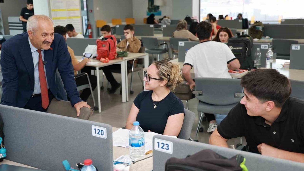 Başkan Büyükgöz’den üniversite adaylarına moral desteği
