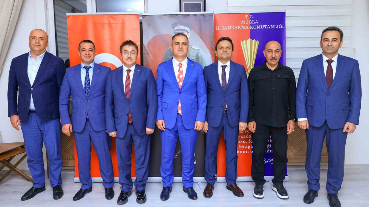 Vali Akbıyık, tayini çıkan yargı mensupları için düzenlenen veda programına katıldı