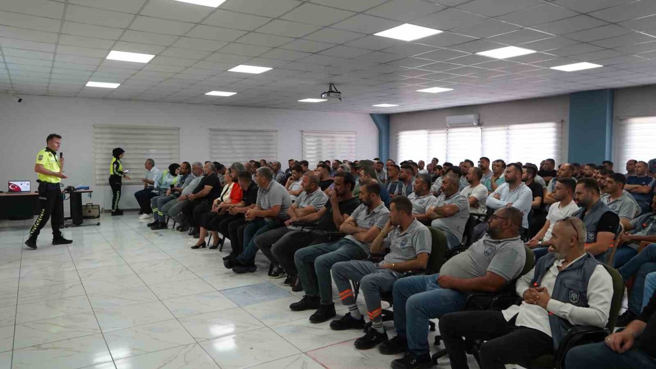 Melikgazi’den saha çalışanlarına trafik eğitimi