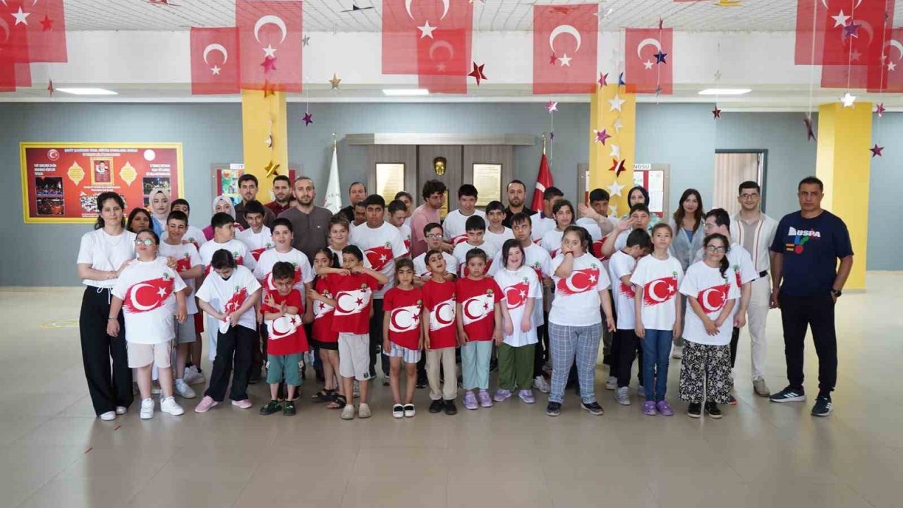 Spor festivali, özel ihtiyaçlı öğrencilerin yüzünü güldürdü
