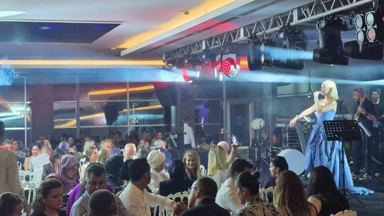 Ferhat Göçer ve Ömür Gedik’ten konser