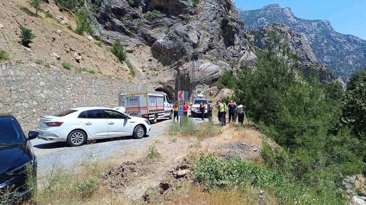Serinlemek için girdiği nehirde kayboldu
