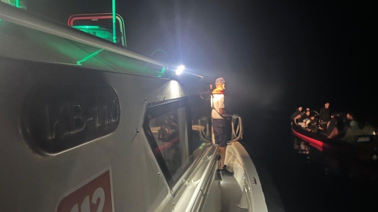 Bodrum’da 26 düzensiz göçmen kurtarıldı, 1 kaçakçı şüphelisi yakalandı