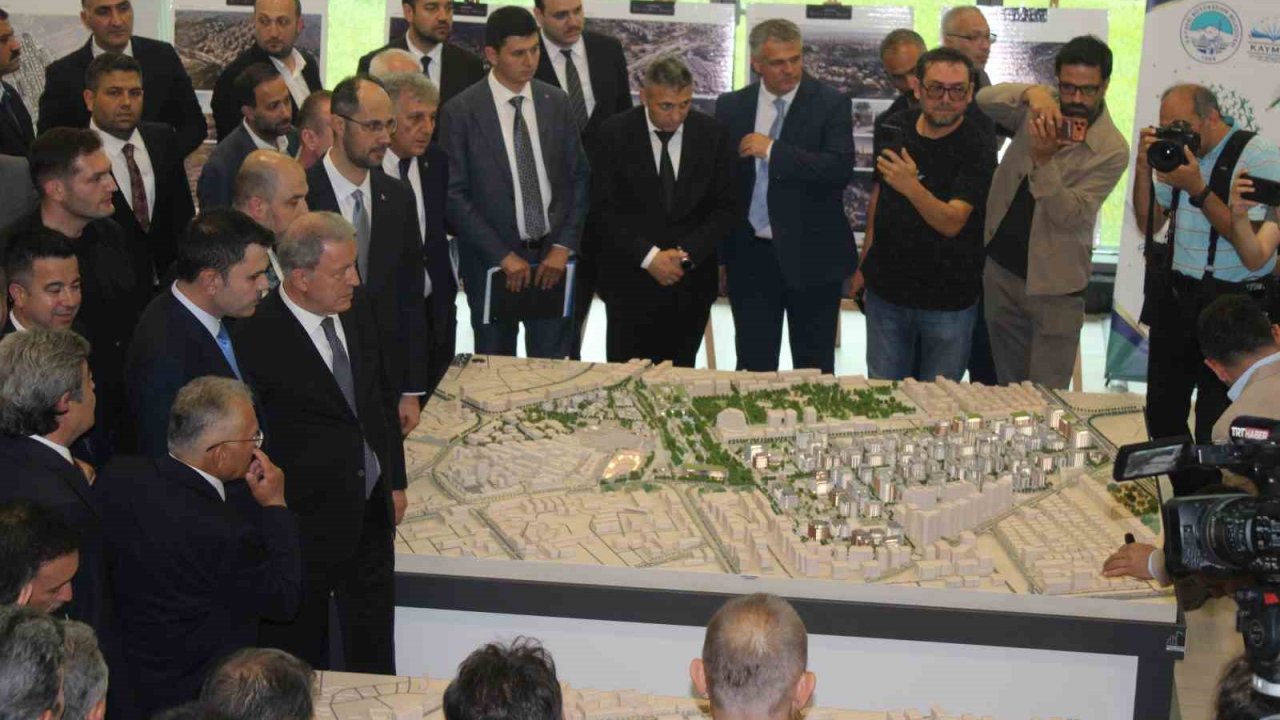 Bakan Kurum ve Yumaklı’dan Kayseri temasları