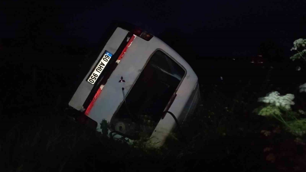Tokat’ta minibüs takla attı: 1 yaralı