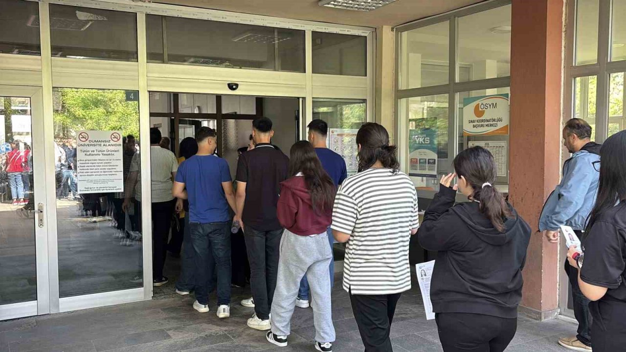 Bolu’da YKS’ye giren bir öğrenci: "Türkiye maçını izledik bütün moralimizi bozdular"