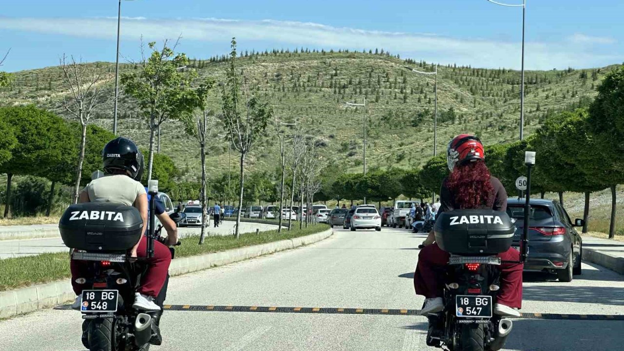 Çankırı’da YKS’ye geç kalan adayların yardımına zabıta ekipleri yetişti
