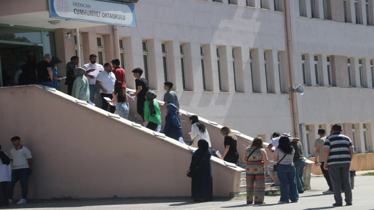 YKS’nin ilk oturumu TYT başladı, Erzincan’da 7 bin 892 aday sınava girdi