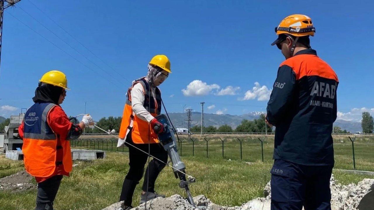 AFAD’dan Gençlik ve Spor personeline enkazda arama kurtarma eğitimi