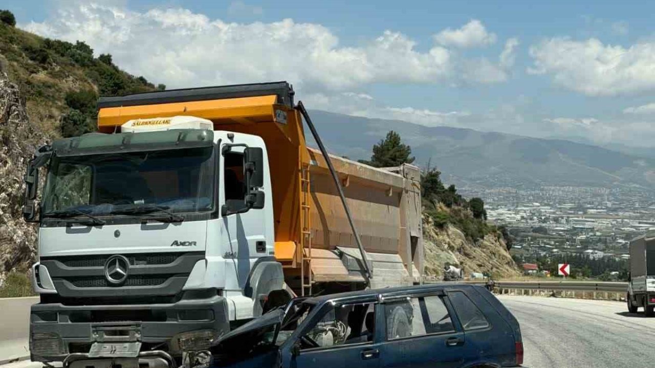 Antakya’da trafik kazası: 2 yaralı