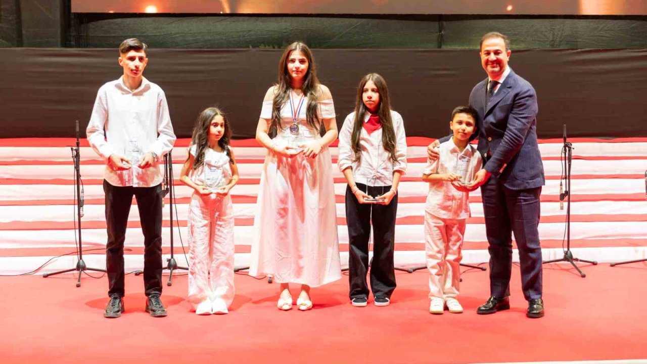 Erdem Koleji’nde mezuniyet heyecanı